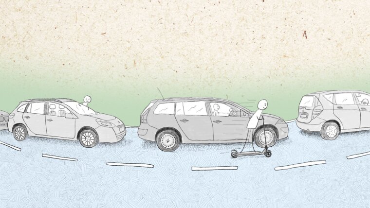 Getting past traffic jams on a scooter: Sustainable mobility is often faster than the car in the city.