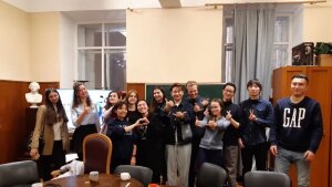 Ein Treffen des Russian Clubs im Hauptgebäude der MSU