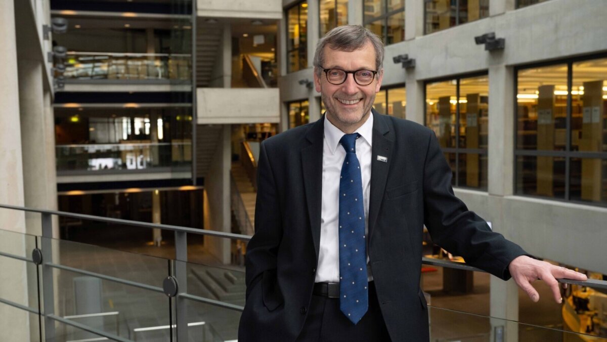 UniPräsident Walter Rosenthal ist 