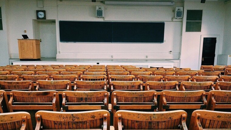 Hörsaal vor Veranstaltungsbeginn