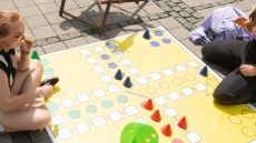 "Bewegungsangebote am Campus": Kleine Spiele zum Ausleihen in der Mittagspause