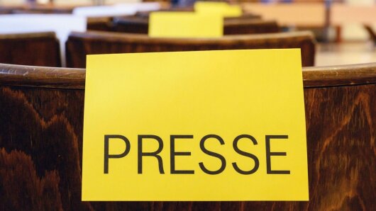 Schild mit der Aufschrift "Presse"