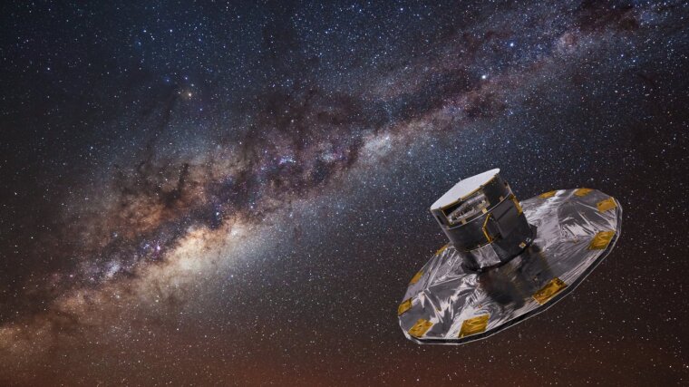 Künstlerische Darstellung der Raumsonde Gaia mit der Milchstraße im Hintergrund.