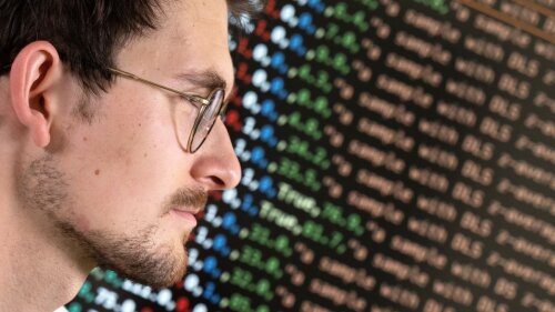 Dr. Kevin Jablonka, Nachwuchsgruppenleiter am Institut für Organische Chemie und Makromolekulare Chemie