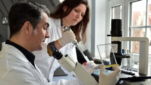 Prof. Dr Stefan Lorkowski and Dr Maria Wallert coordinate the research group.