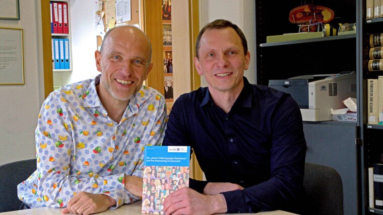 Uwe Hoßfeld (left) and Karl Porges were honoured with the Ilse Jahn Award.