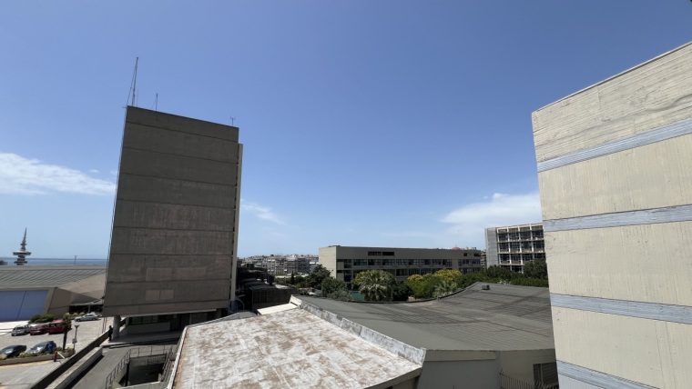 Der Campus der AUTh mit Blick auf das Verwaltungsgebäude