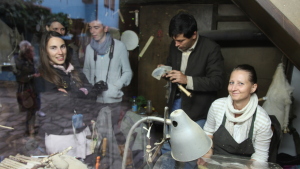 Exkursionsgruppe in Etăr
