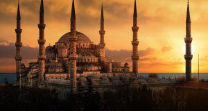 Die Blaue Moschee in Istanbul bei Sonnenuntergang