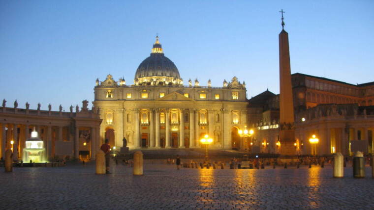 Petersdom am Abend