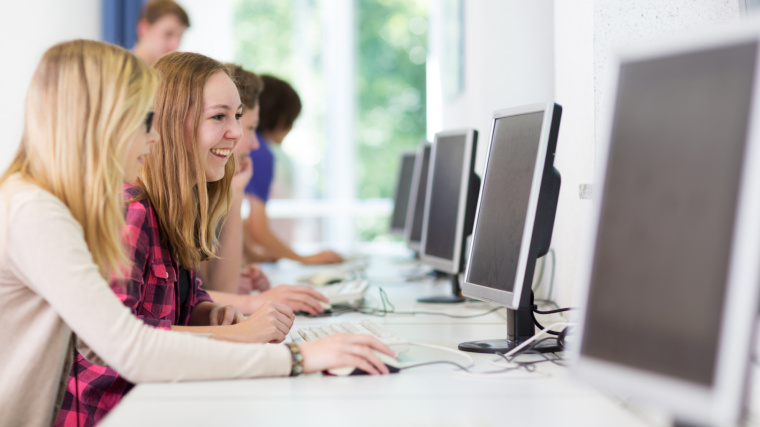 Studierende im Seminar