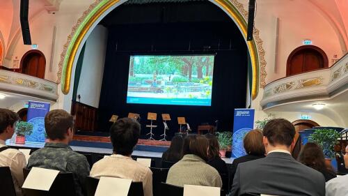 Im Saal des Jenaer Volksbad zur feierlichen Immatrikulation
