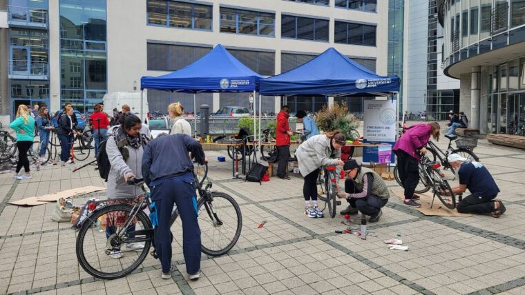 Fahrradreparaturtag am Campus Ernst-Abbe-Platz am 6.5.2024
