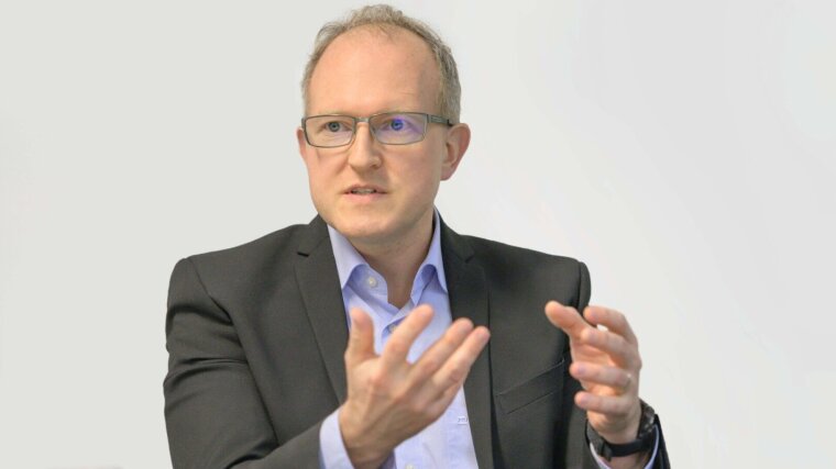 Prof. Dr. Oliver Trapp.