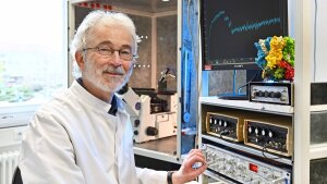 Der Physiologe Prof. Dr. Klaus Benndorf und sein Team entdeckten eine unerwartete Spezifik der für Herz und Hirn wichtigen Schrittmacher-Ionenkanäle.