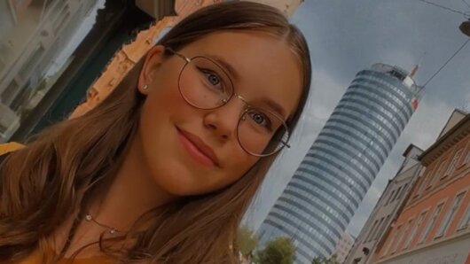 Solomiyas erstes Foto in Jena: Mit dem Jentower