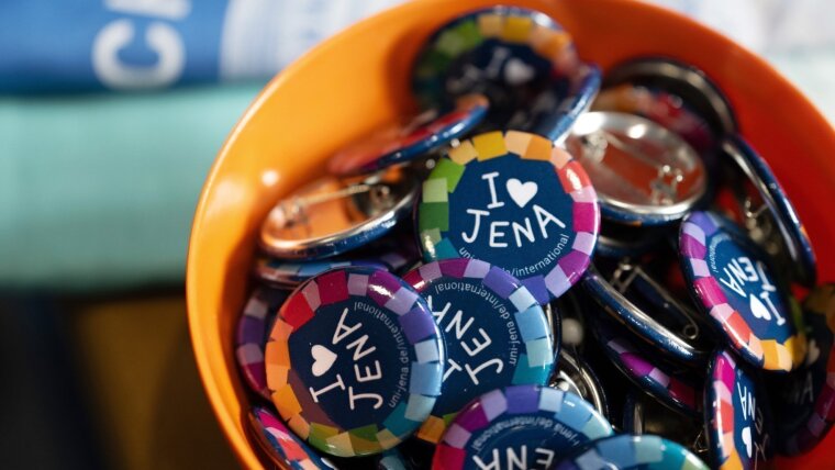 Colorful buttons of the International Office “I love Jena”
