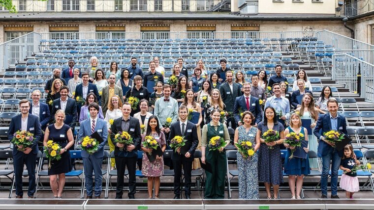 Gruppenfoto der angemeldeten Promovierten des Jahres 2024/25