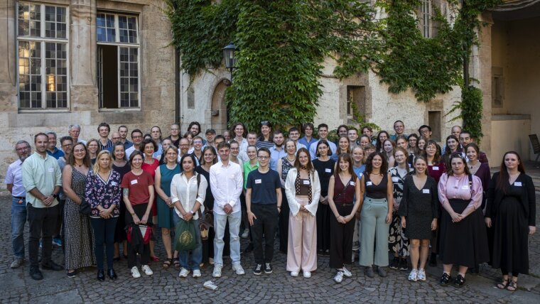 Group photo of the honours students of the class of 2025 with their supervisors