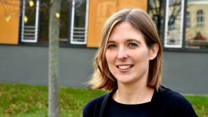 Die Psychologin PD Dr. Katharina Eckstein leitet das Projekt, das Wissen zur Demokratie zugänglich machen und lebensnah vermitteln möchte.