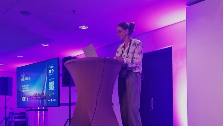 Melanie Weirich auf der Interspeech 2025