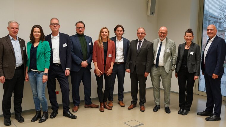 Vortragende und Mitglieder des JCSM während der Festveranstaltung zum 15-jährigen Bestehen (Namen unterhalb des Textes).