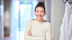 Prof. Dr. Ute Hellmich forscht im Exzellenzcluster „Balance of the Microverse“ der Universität Jena