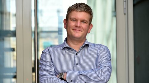 Chemiker Prof. Dr. Martin Oschatz leitet das Projekt an der Universität Jena.