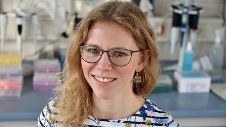 Prof. Dr. Julie Zedler is a junior professor of synthetic biology of photosynthetic organisms.