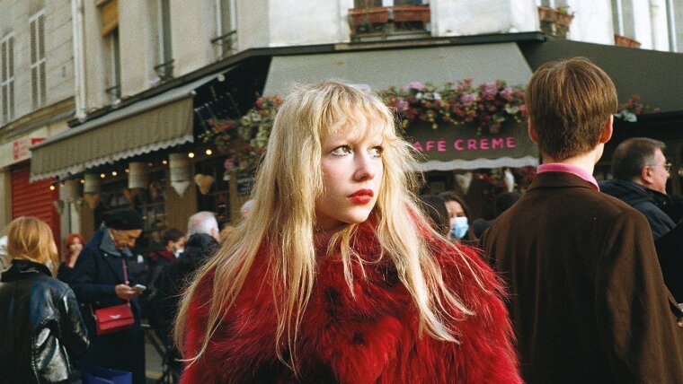 Femme rouge