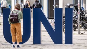 Buchstaben UNI