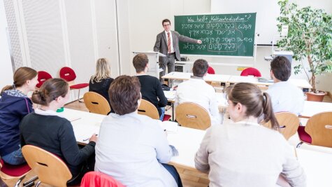 Studierende im Seminar