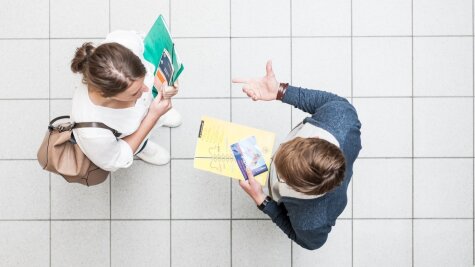 Studierende im Gespräch