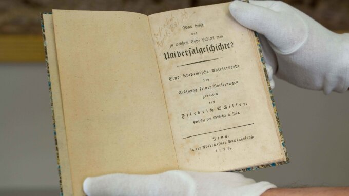 Titelseite von Schillers Antrittsvorlesung mit dem falschen Titel als „Professor der Geschichte in Jena“.