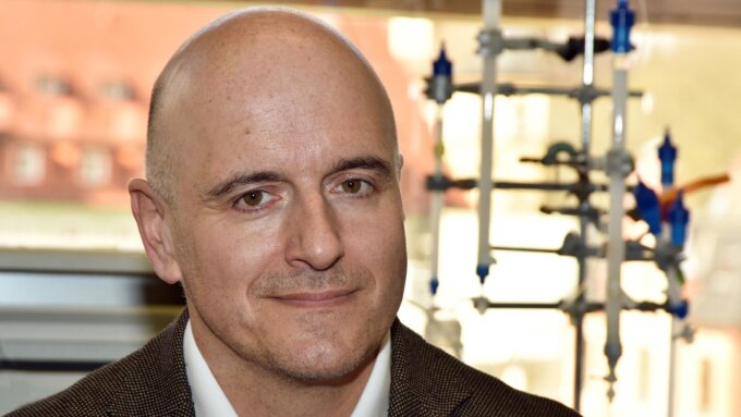 Prof. Dr. Christoph Steinbeck ist ein Sprecher des NFDI4Chem-Konsortiums.