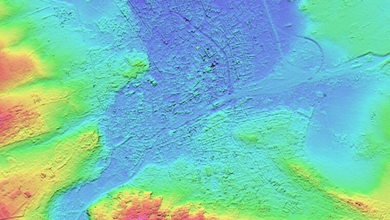 Digitales Oberflächenmodell von Erfurt (12 m räumliche Auflösung) erstellt mit TanDEM-X-Daten.