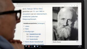Eine Homepage mit dem Bildnis Martin Bubers.