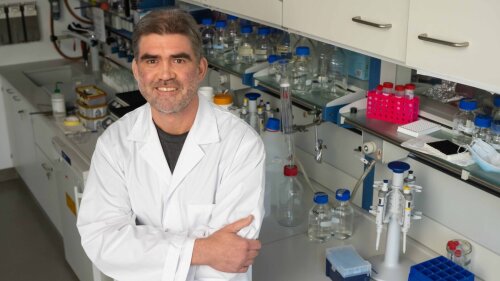Prof. Dr. Dirk Hoffmeister am Institut für Pharmazie der Friedrich-Schiller-Universität Jena.
