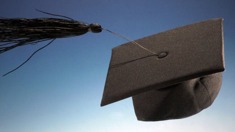 Symbolic image graduate's hat