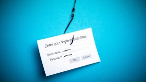 Login-Information hängen an einem Angelhaken