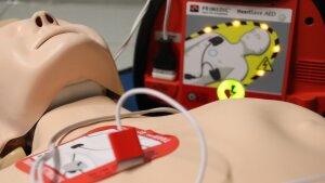 Defibrillator